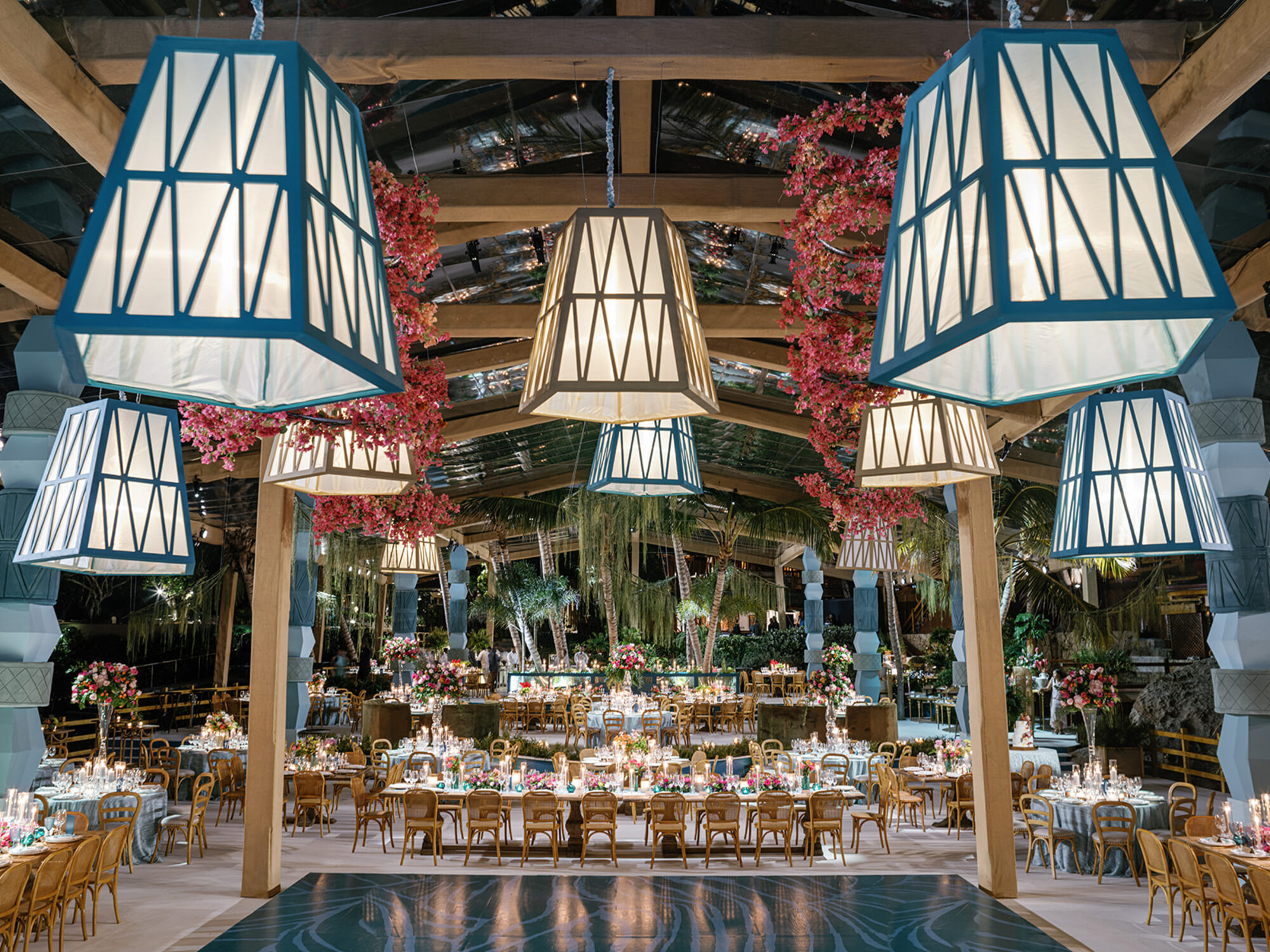 Mimi — scenic fabrication by Eccentrico Studio, Casa de Campo, DR