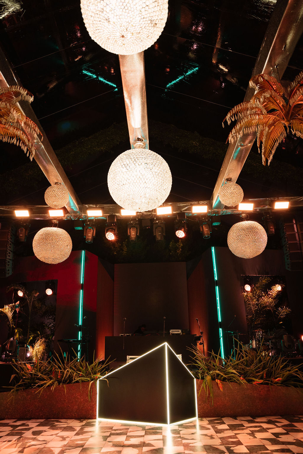 Style Me Pretty · Feature Wedding — fabrication detail, Private villa, DR